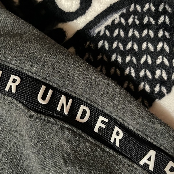Under Armour Hoodie - Picture 4 of 11